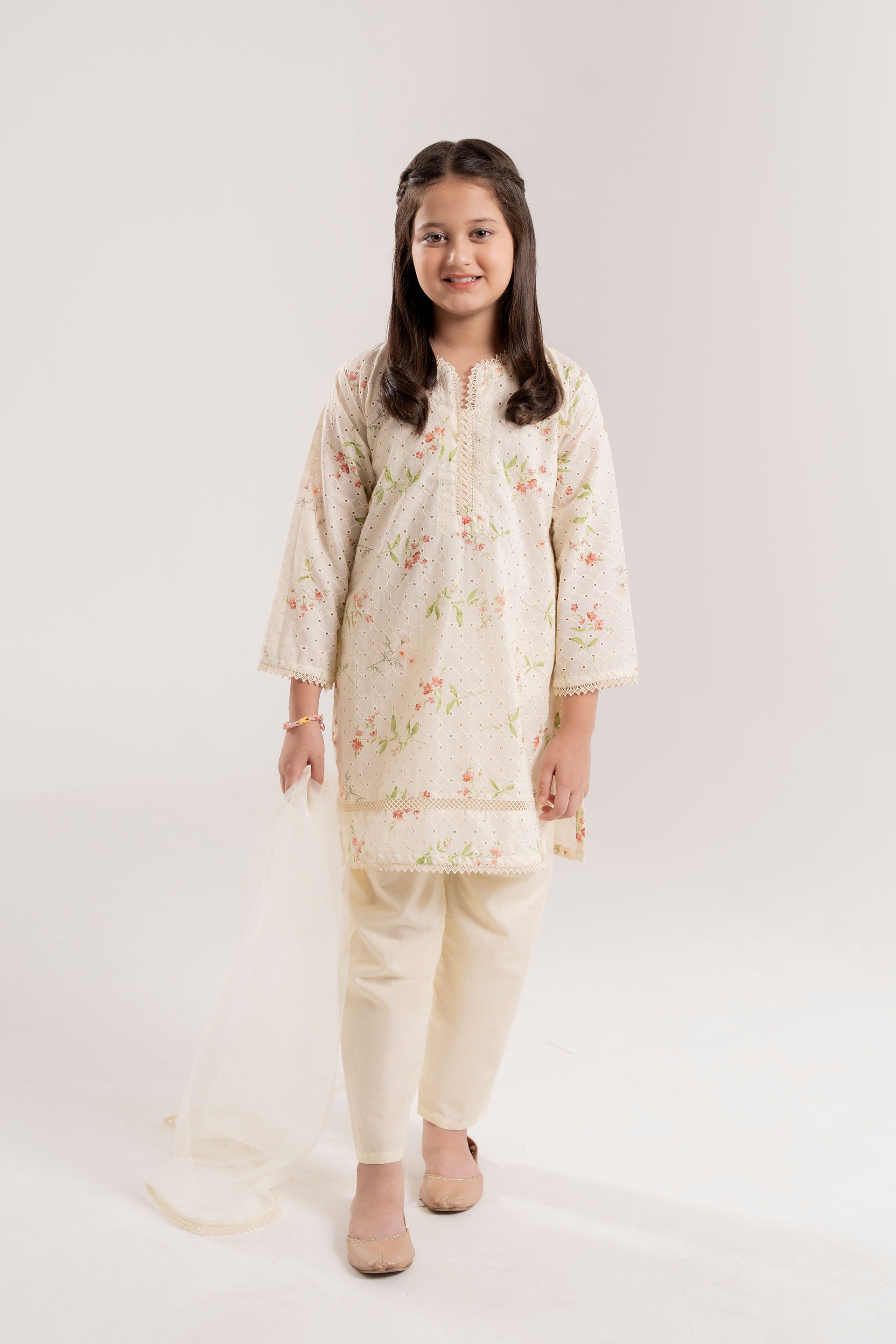 GUL-E-NUKHEEZ (ChikanKari Lawn)3PCS