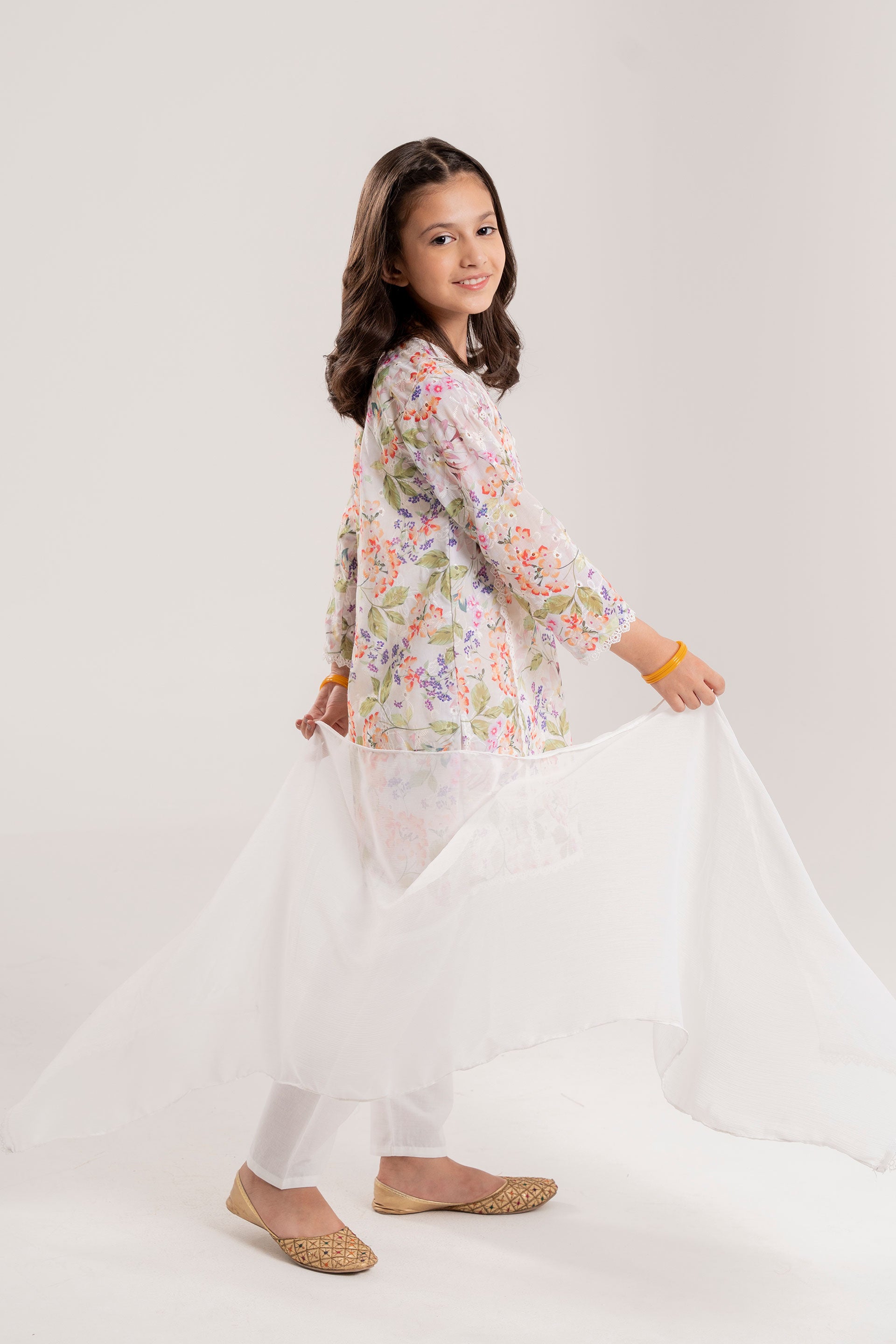 EYLEEN (ChikanKari Lawn)3PCS